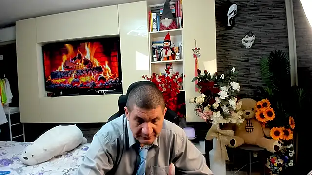 SpartacusDaddy48 online show from May 2026 06:49:02 PM