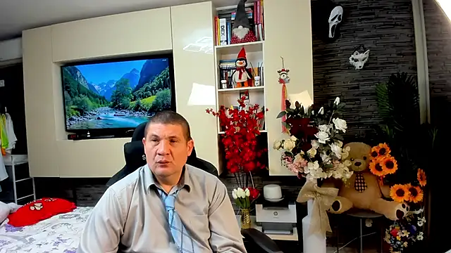 SpartacusDaddy48 online show from May 2026 09:22:01 PM