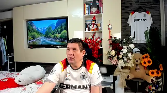 SpartacusDaddy48 online show from June 2026 10:52:01 PM