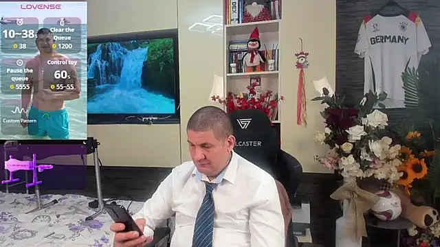 SpartacusDaddy48 online show from June 2026 12:22:01 PM