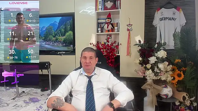 SpartacusDaddy48 online show from June 2026 12:27:01 AM