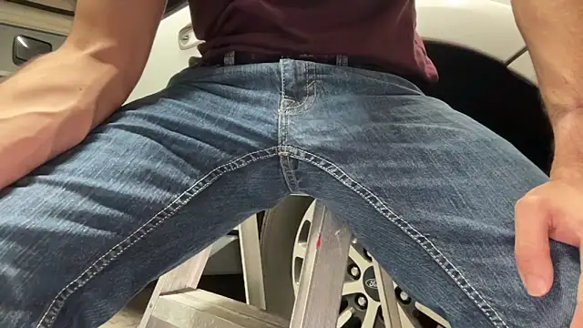 Snapshot of HorneyCowboy154 chatting on March 2026 09:51:01 PM HorneyCowboy154 online show from March 2026 09:51:01 PM