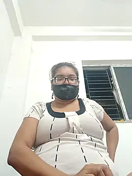 Snapshot of Elie_couple143 chatting on October 2025 06:03:01 PM Elie couple143 online show from October 2025 06:03:01 PM