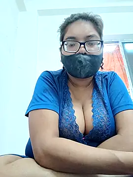 Snapshot of Elie_couple143 chatting on October 2025 09:43:01 AM Elie couple143 online show from October 2025 09:43:01 AM