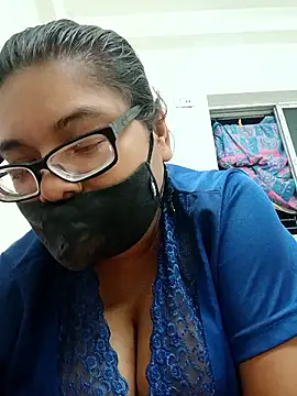 Snapshot of Elie_couple143 chatting on November 2025 08:00:01 PM Elie couple143 online show from November 2025 08:00:01 PM