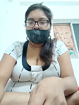 Snapshot of Elie_couple143 chatting on November 2025 06:46:02 PM Elie couple143 online show from November 2025 06:46:02 PM