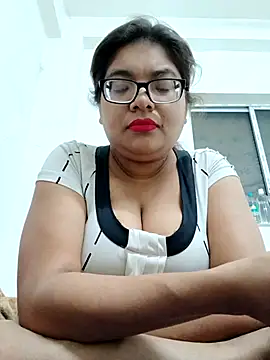 Snapshot of Elie_couple143 chatting on November 2025 08:09:01 PM Elie couple143 online show from November 2025 08:09:01 PM