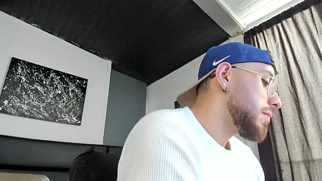 Snapshot of Maximo_Wolff chatting on September 2025 08:10:01 PM Maximo Wolff online show from September 2025 08:10:01 PM