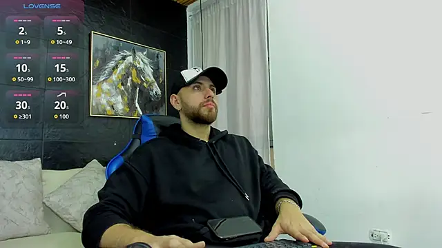 Maximo Wolff online show from November 2025 08:22:02 PM