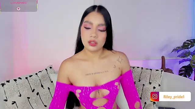 Cutie Riley online show from October 2025 03:32:01 PM