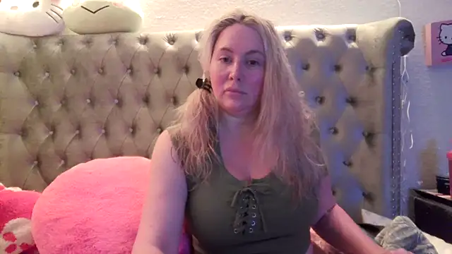 Snapshot of BigBoobsBlair chatting on September 2025 07:19:01 AM BigBoobsBlair online show from September 2025 07:19:01 AM