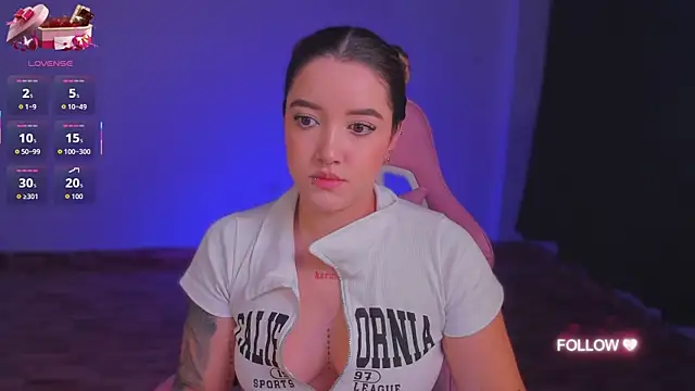 Snapshot of lunaarose chatting on September 2025 04:16:01 AM lunaarose online show from September 2025 04:16:01 AM