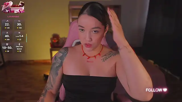 Snapshot of lunaarose chatting on October 2025 04:11:01 PM lunaarose online show from October 2025 04:11:01 PM