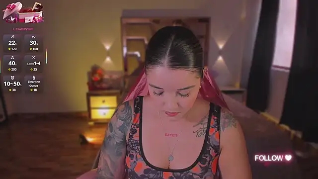 Snapshot of lunaarose chatting on October 2025 03:35:01 PM lunaarose online show from October 2025 03:35:01 PM