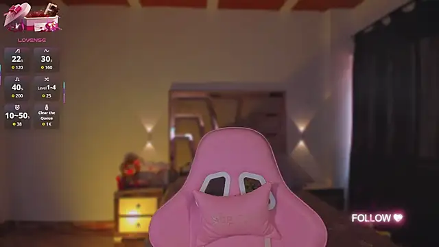 Snapshot of lunaarose chatting on November 2025 04:28:02 PM lunaarose online show from November 2025 04:28:02 PM