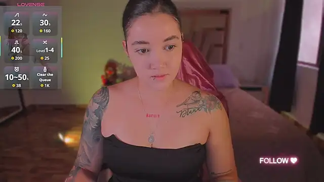 Snapshot of lunaarose chatting on November 2025 03:34:02 PM lunaarose online show from November 2025 03:34:02 PM