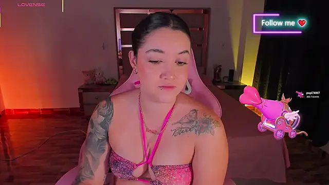 Snapshot of lunaarose chatting on February 2026 03:10:02 AM lunaarose online show from February 2026 03:10:02 AM