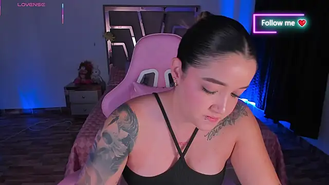 Snapshot of lunaarose chatting on February 2026 03:36:02 AM lunaarose online show from February 2026 03:36:02 AM