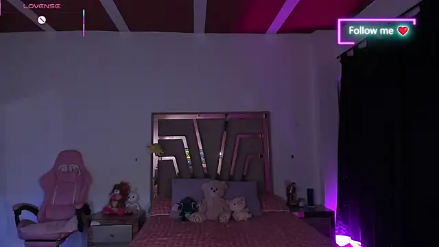 Snapshot of lunaarose chatting on February 2026 03:51:02 AM lunaarose online show from February 2026 03:51:02 AM