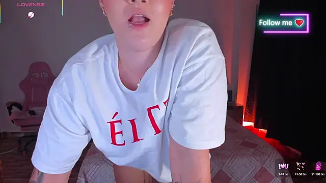 Snapshot of lunaarose chatting on March 2026 03:35:02 AM lunaarose online show from March 2026 03:35:02 AM