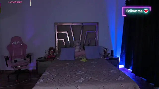 Snapshot of lunaarose chatting on March 2026 03:34:01 AM lunaarose online show from March 2026 03:34:01 AM