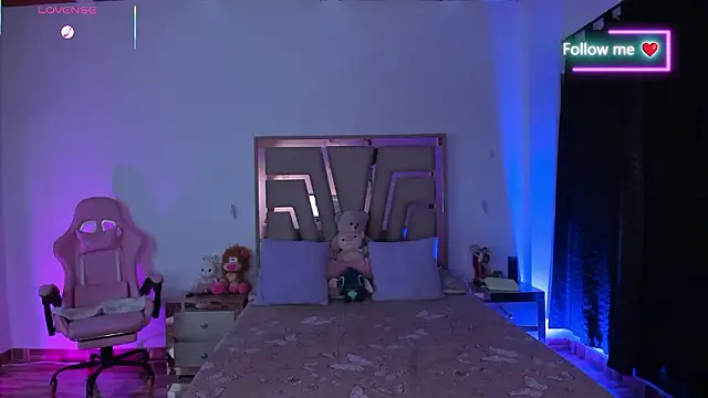 Snapshot of lunaarose chatting on March 2026 03:42:02 AM lunaarose online show from March 2026 03:42:02 AM