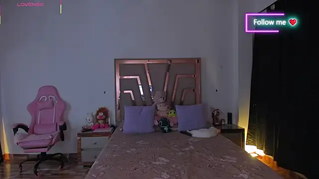 Snapshot of lunaarose chatting on March 2026 03:45:02 AM lunaarose online show from March 2026 03:45:02 AM