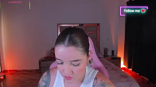 lunaarose online show from April 2026 03:10:01 AM