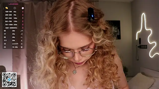 BeatrixCharton online show from October 2025 07:00:01 PM