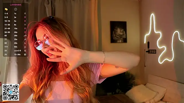 BeatrixCharton online show from October 2025 06:08:02 PM