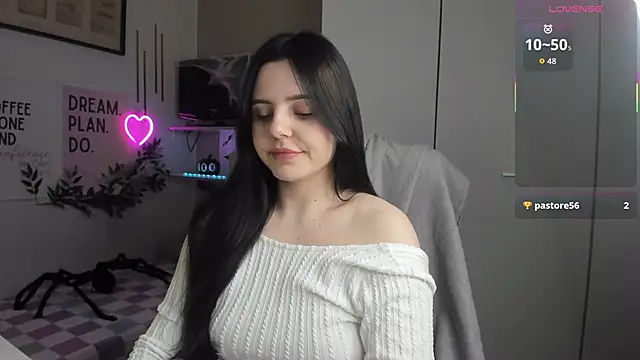 Snapshot of LiaWoow chatting on November 2025 08:24:01 AM LiaWoow online show from November 2025 08:24:01 AM