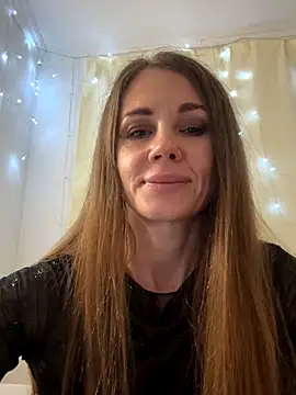 LucieMack online show from October 2025 07:15:01 PM