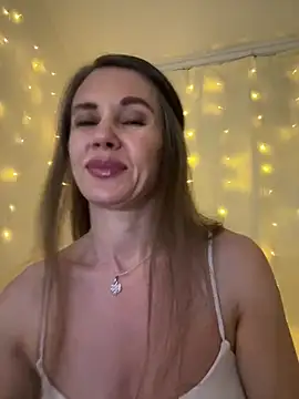 LucieMack online show from June 2026 05:56:02 PM