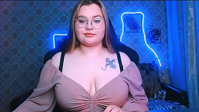 InLoveWithLife26 online show from June 2026 07:07:01 PM