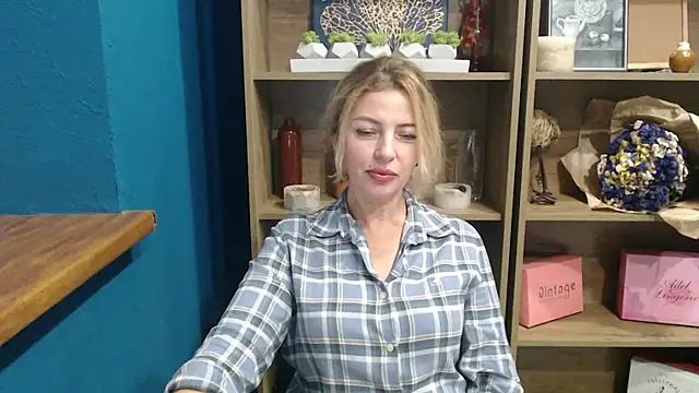 Snapshot of elegance_lady chatting on September 2025 12:30:01 PM elegance lady online show from September 2025 12:30:01 PM