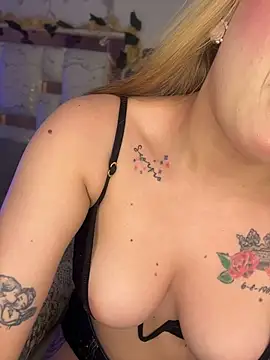 Sara Sophia420 online show from May 2026 09:15:01 AM