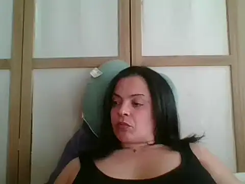 ITALIANASISIXX online show from February 2026 02:48:01 PM