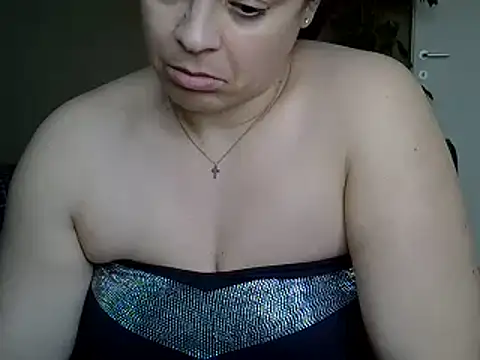 ITALIANASISIXX online show from February 2026 02:40:02 PM