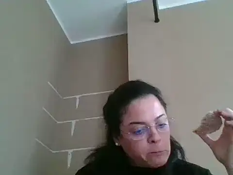 ITALIANASISIXX online show from May 2026 07:14:02 AM