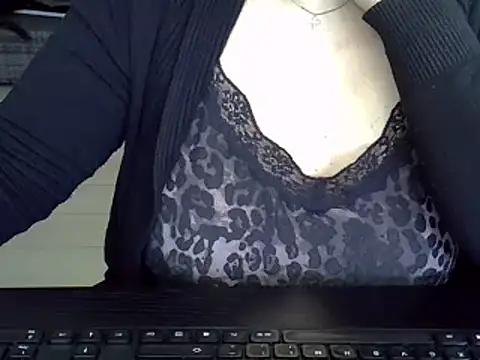 ITALIANASISIXX online show from May 2026 08:12:02 AM
