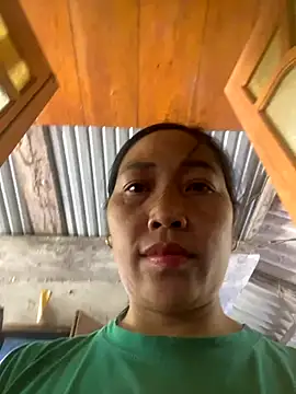 Snapshot of Lai005 chatting on September 2025 04:01:02 AM Lai005 online show from September 2025 04:01:02 AM