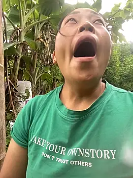 Snapshot of Lai005 chatting on October 2025 01:05:02 AM Lai005 online show from October 2025 01:05:02 AM