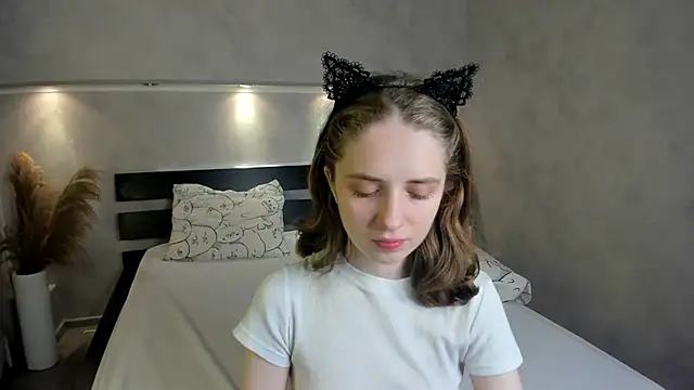 Camilla Kelly online show from October 2025 01:03:02 AM