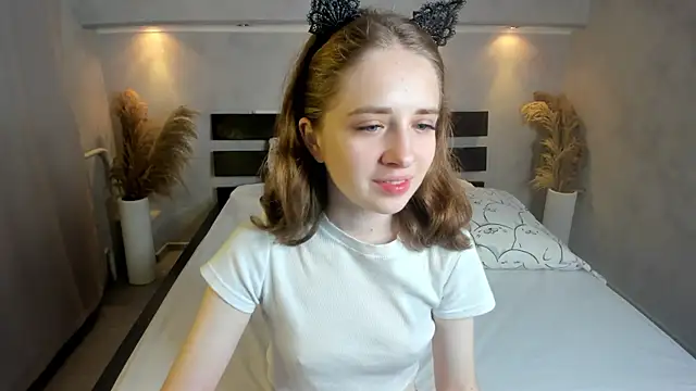 Camilla Kelly online show from October 2025 01:15:01 AM