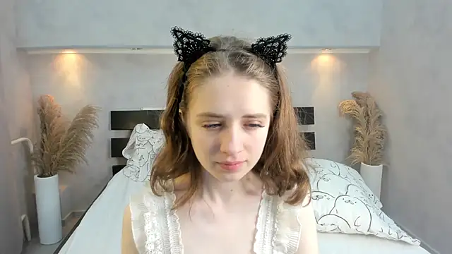 Camilla Kelly online show from October 2025 01:06:01 AM