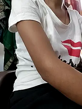 Snapshot of Ruhi_07 chatting on September 2025 04:05:02 AM Ruhi 07 online show from September 2025 04:05:02 AM