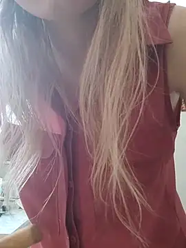 Snapshot of Moonolighta chatting on November 2025 10:14:02 AM Moonolighta online show from November 2025 10:14:02 AM