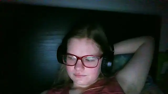 Snapshot of Moonolighta chatting on January 2026 04:32:02 PM Moonolighta online show from January 2026 04:32:02 PM