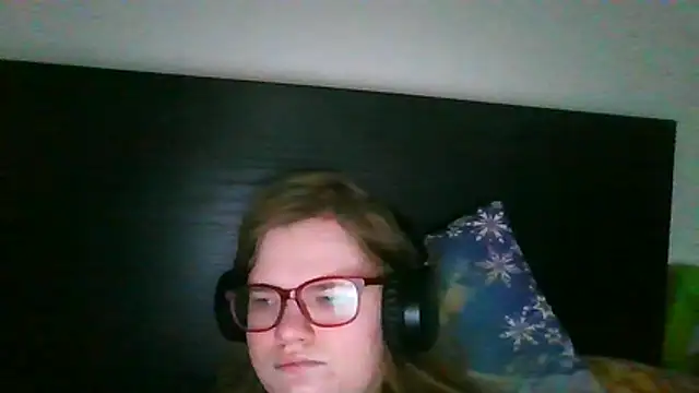 Snapshot of Moonolighta chatting on February 2026 11:14:01 AM Moonolighta online show from February 2026 11:14:01 AM