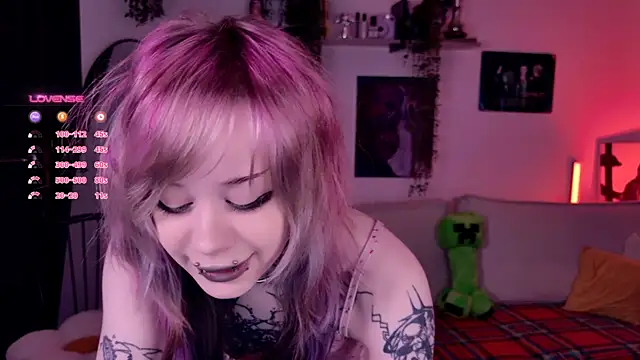 Lollyshy online show from November 2025 09:20:01 AM